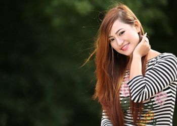 छैनौ तिमी´ लिएर आईन मेलिना ( भिडियो सहित )