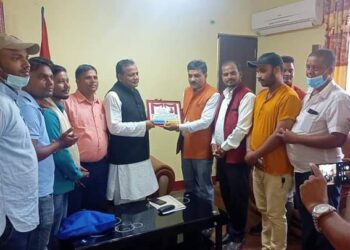 समाजवादी युवा संघ द्वारा मुख्यमन्त्री राउतलाई सम्मान