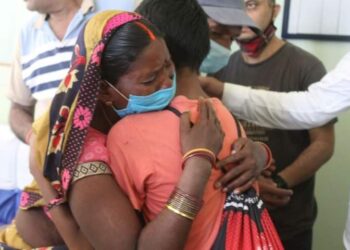 हराएको सात महिनापछि छोरो भेटियो, प्रहरी कार्यालयमै धरधरी रोइन आमा