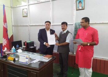 नेपाली काङ्ग्रेस पर्साद्वारा अर्थमन्त्रीलाई पर्सा प्रजिअ मार्फत ज्ञापनपत्र पेश