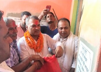 उपनेता यादवद्वारा सामुदायिक भवनको उदघाटन