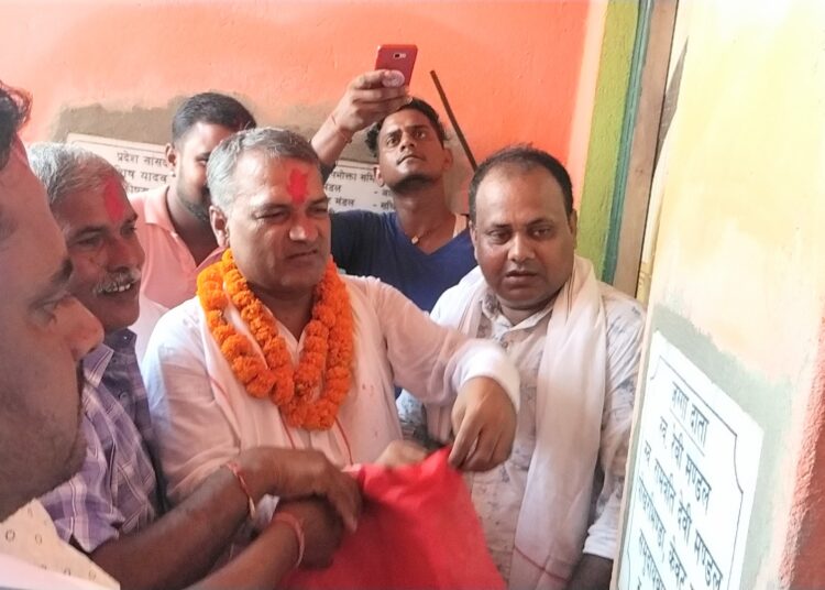 उपनेता यादवद्वारा सामुदायिक भवनको उदघाटन