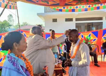 सप्तरीको कंचनरुपमा जसपाको बृहत् पार्टी प्रवेश, मन्त्री साहले नवप्रवेशीलाई गरे सदस्यता वितरण