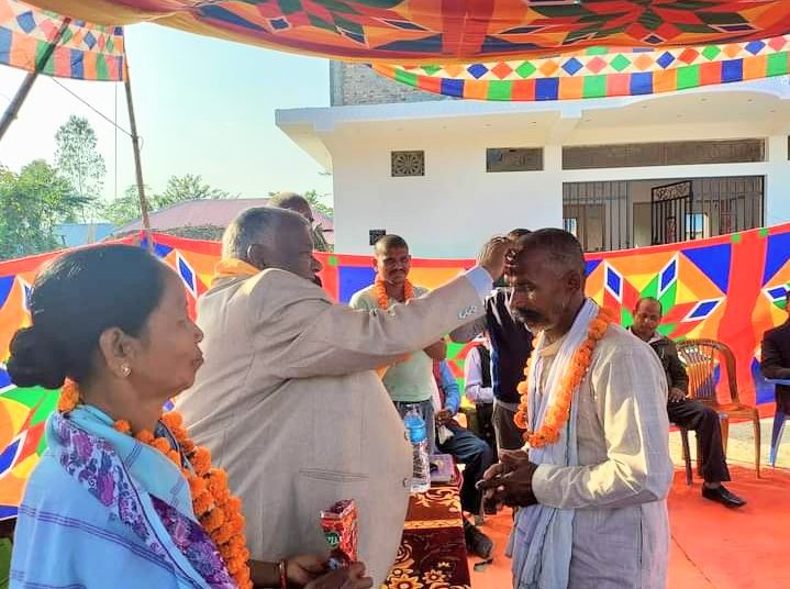 सप्तरीको कंचनरुपमा जसपाको बृहत् पार्टी प्रवेश, मन्त्री साहले नवप्रवेशीलाई गरे सदस्यता वितरण