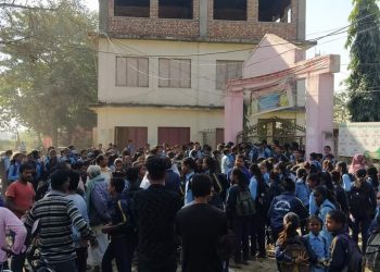 झिटकहिया स्कुल प्रअ सरुवाको बिरोधमा विद्यार्थीहरु आन्दोलित