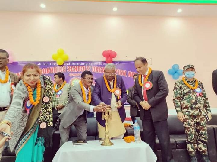 शिक्षाका विकासका लागि निजि र सामुदायिक विद्यालयलाई संग संगै लानुपर्छ: मन्त्री साह
