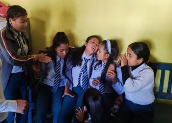 विद्यार्थी बेहोस हुन थालेपछि विद्यालय बन्द ﻿