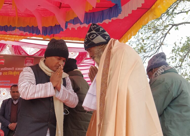 सांसद यादवद्वारा क्रान्तिकारी नेता निर्गुण बाबुको पुत्रहरु सम्मानित