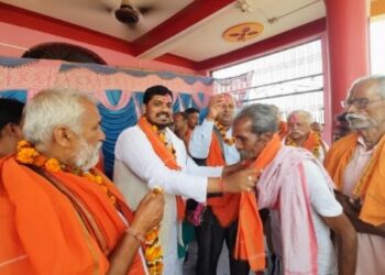एमालेका सयौं नेता कार्यकर्ता जसपामा प्रवेश ﻿