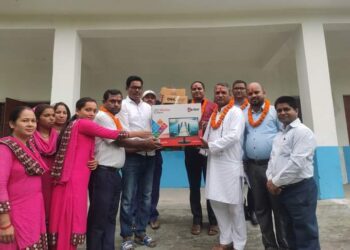 प्रदेश सांसद यादवद्वारा सामुदायिक विधालयलाई कम्प्युटर हस्तान्तरण