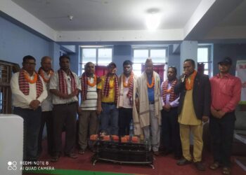 लहान ब्यावसन कार्य समितिद्वारा मेयर चौधरी र उपमेयरलाई महतोलाई सम्मान
