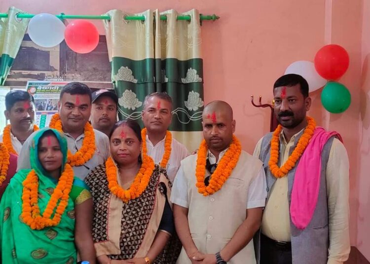 सहिद नगरपालिका वाडा ६ का अध्यक्ष निरालाले गरे पदभार ग्रहण