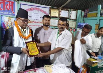 नेपाल आयुर्वेद औषधी ब्यवसायी संघद्वारा मेयर चौधरीलाई सम्मान