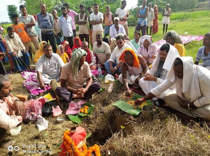 पुर्व राज्यमन्त्री कुशवाहाद्वारा सामुदायिक भवन शिलान्यास