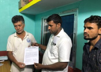 शहिदनगरमा करारका कर्मचारीले बुझाए ज्ञापनपत्र माग सम्बोधन नभए चरण बद्ध आन्दोलन गर्ने