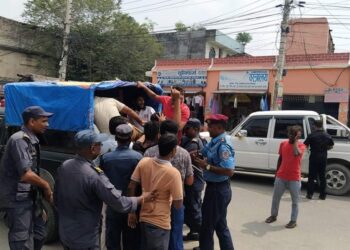 Breaking: जनकपुरमा ओलीलाई कालो झण्डा देखाउने १२ जना पक्राउ