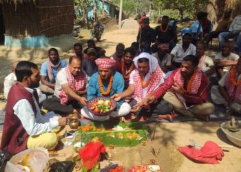 प्रदेश सांसद यादवद्वारा सडक शिलान्यास