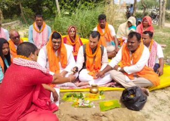 पुर्व राज्यमन्त्री कुशवाहाद्वारा गरे स्वास्थ चौकी सौन्दर्यकरण्को शिलान्यास