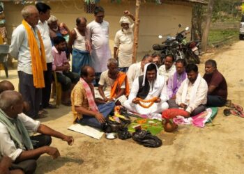 पुर्व राज्यमन्त्री कुशवाहाले गरे सडक ढलानको शिलान्यास