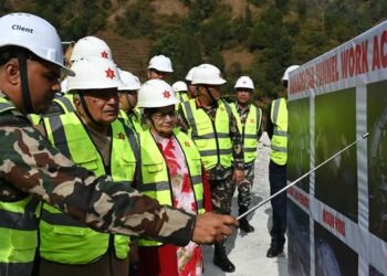 राष्ट्रपति पौडेलले गरे निर्माणाधीन फाष्ट ट्र्याकको अवलोकन