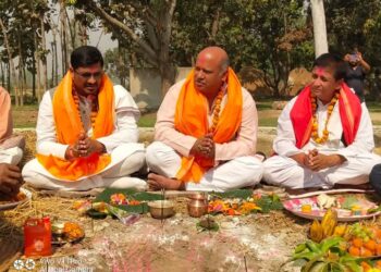 ३० लाखको लागतमा यादव र कुश्वाहाले गरे महोत्तरीमा सडक ढलानको शिलान्यास