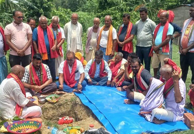 शहिदनगर नगरपालिका वडा नं. १ मा सार्वजनिक मञ्च निर्माणको शिलान्यास सम्पन्न