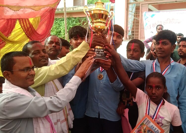 गाउँ स्तरीय हाजिरीजवाफ प्रतियोगिता सम्पन्न, सरस्वती समूह प्रथम