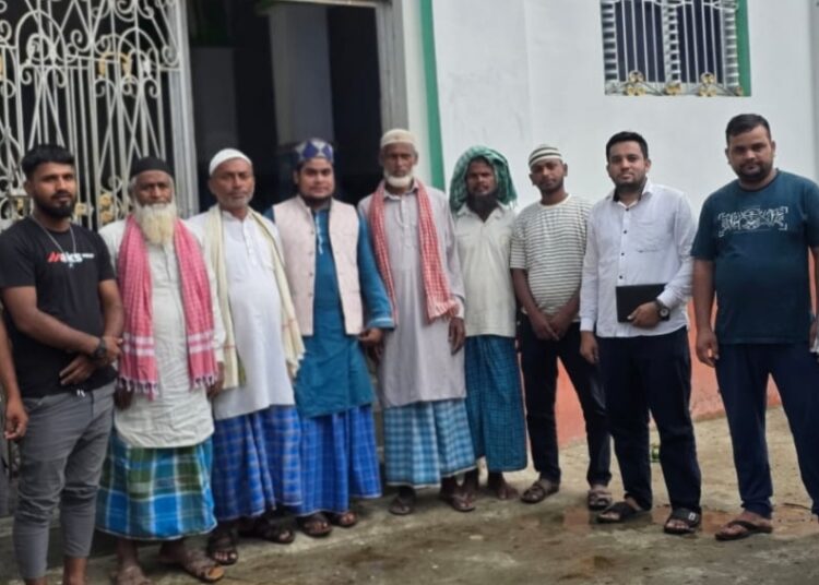 रसुवाका बाढी पीडितलाई झिटकहिया मुस्लिम समुदायद्वारा आर्थिक सहयोग